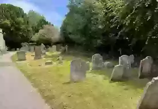 (5) South Churchyard